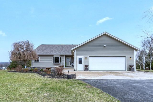 7089 W Stuart Road, Orfordville, WI 53576