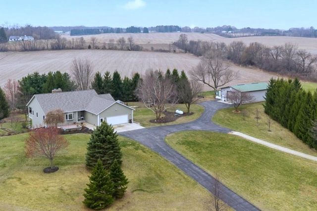 7089 W Stuart Road, Orfordville, WI 53576