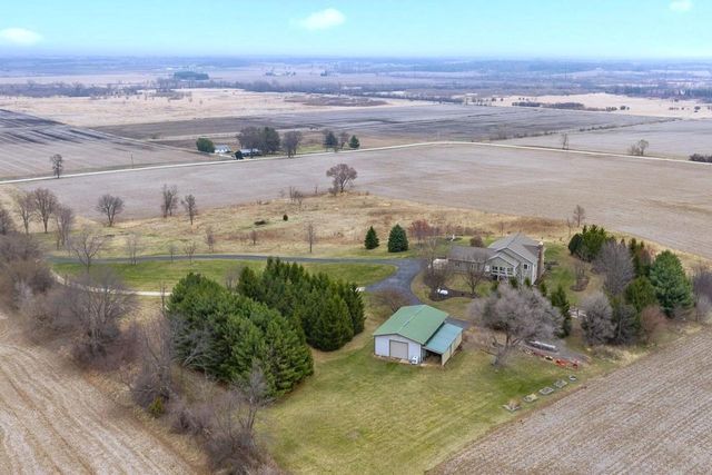 7089 W Stuart Road, Orfordville, WI 53576