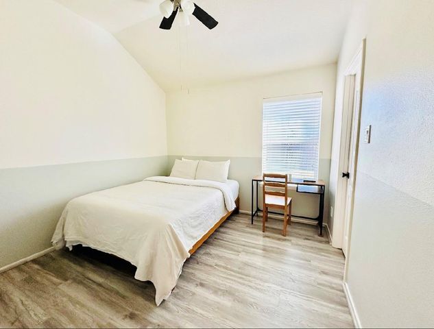 1711 Kessler Park Ct, Houston, TX 77047