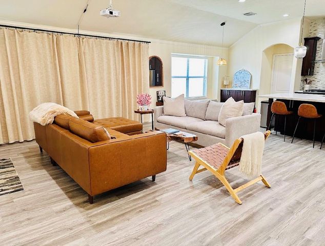 1711 Kessler Park Ct, Houston, TX 77047