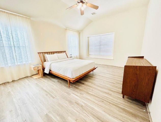 1711 Kessler Park Ct, Houston, TX 77047
