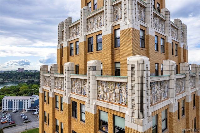 222 First Street 902, Niagara Falls, NY 14303