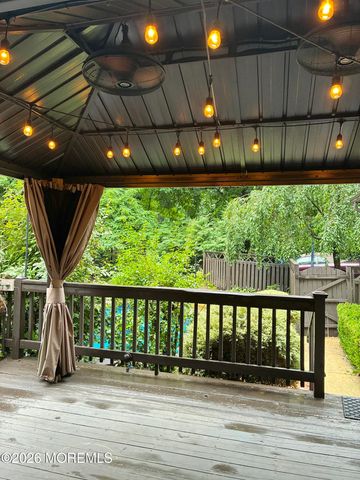 19 Stoney Brook Road, Holmdel, NJ 07733