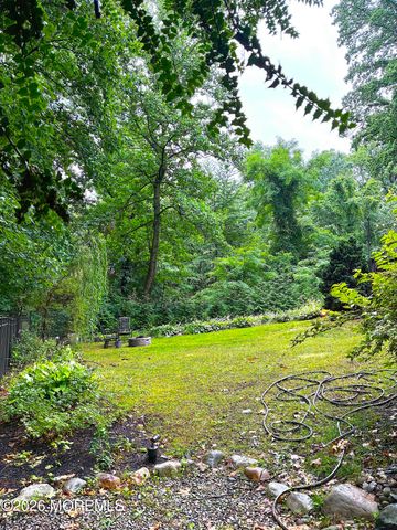 19 Stoney Brook Road, Holmdel, NJ 07733