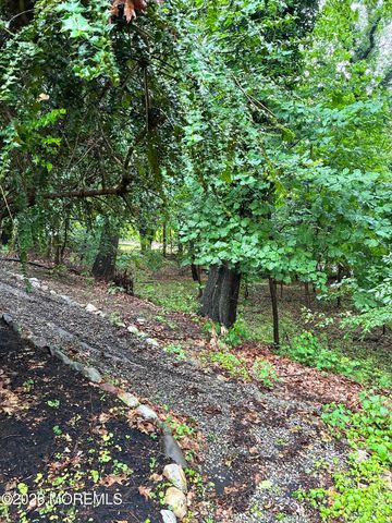 19 Stoney Brook Road, Holmdel, NJ 07733