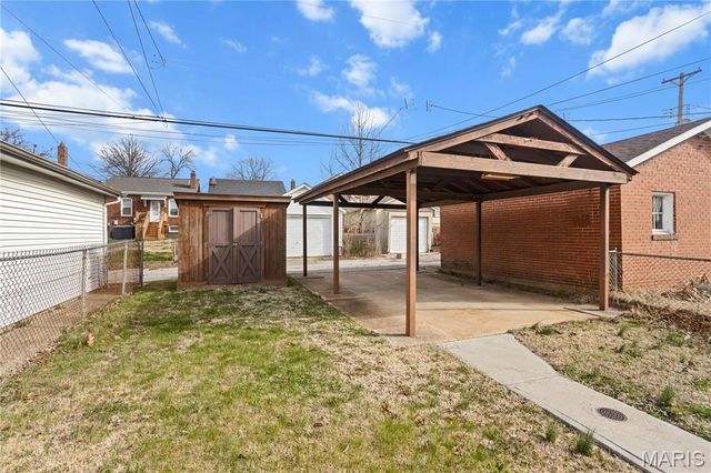 5223 Schollmeyer Avenue, St Louis, MO 63109