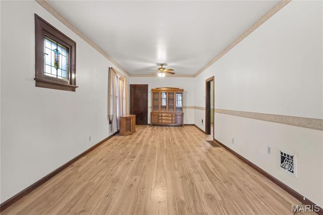 5223 Schollmeyer Avenue, St Louis, MO 63109