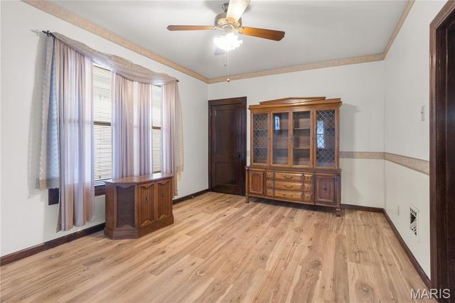 5223 Schollmeyer Avenue, St Louis, MO 63109