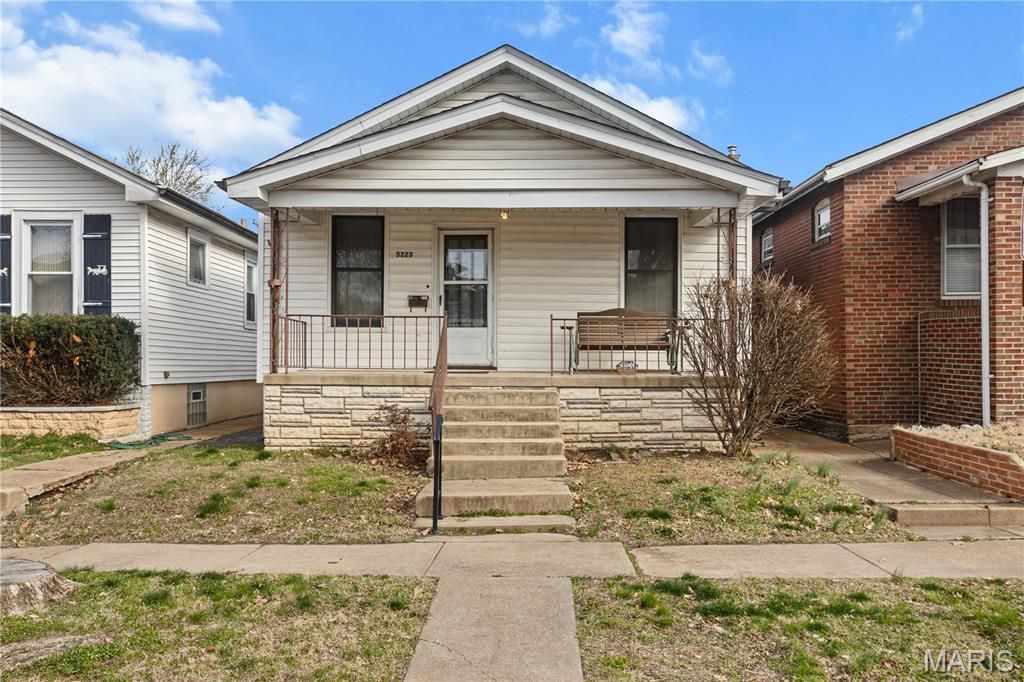 5223 Schollmeyer Avenue, St Louis, MO 63109