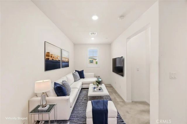 5562 Royal Oaks, Fontana, CA 92336