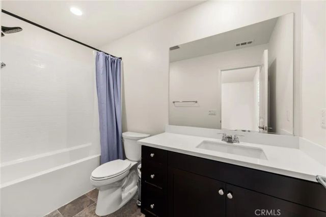 5562 Royal Oaks, Fontana, CA 92336