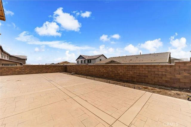 5562 Royal Oaks, Fontana, CA 92336