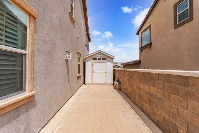 5562 Royal Oaks, Fontana, CA 92336