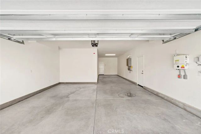 5562 Royal Oaks, Fontana, CA 92336