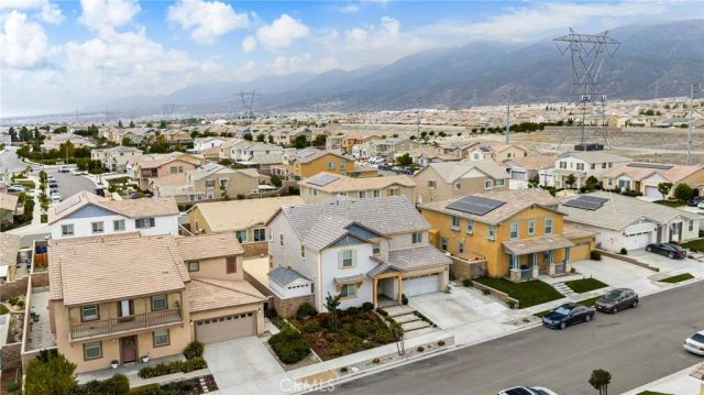5562 Royal Oaks, Fontana, CA 92336