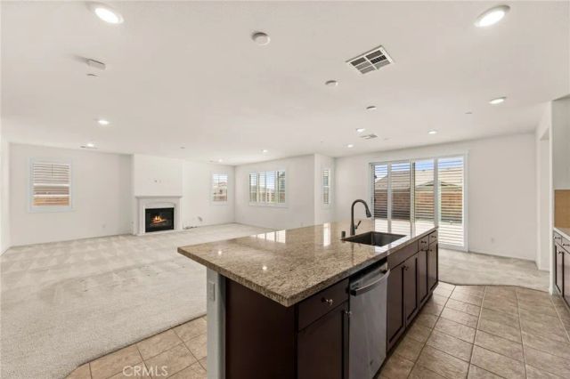 5562 Royal Oaks, Fontana, CA 92336