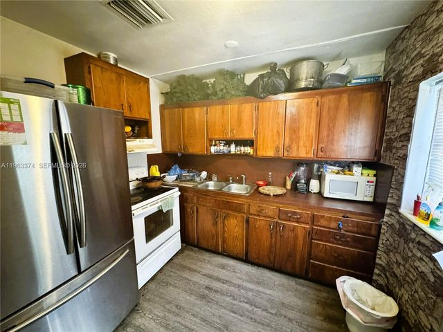 430 NW 53rd Ave, Miami, FL 33126