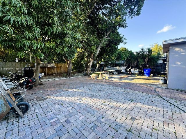 430 NW 53rd Ave, Miami, FL 33126