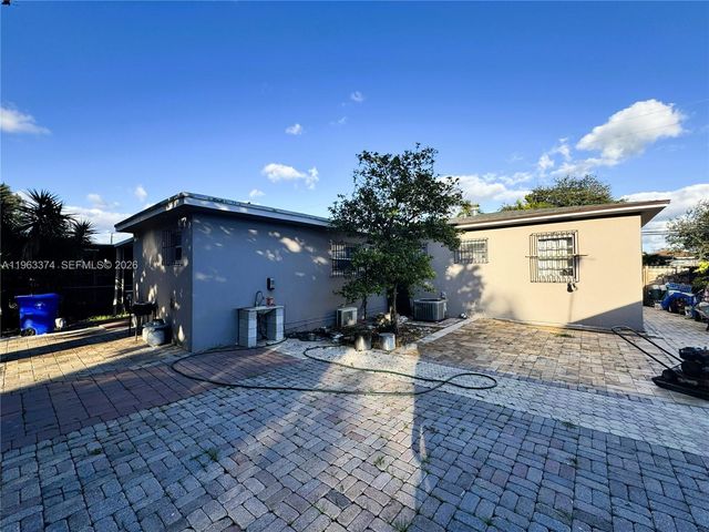 430 NW 53rd Ave, Miami, FL 33126