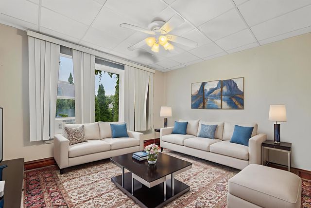 1719 W 33rd Place, Chicago, IL 60609
