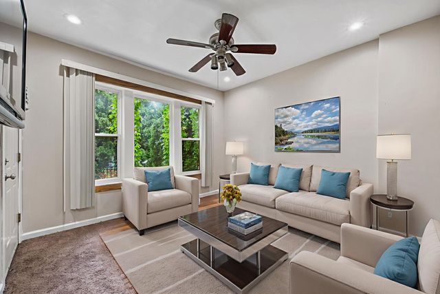 1719 W 33rd Place, Chicago, IL 60609