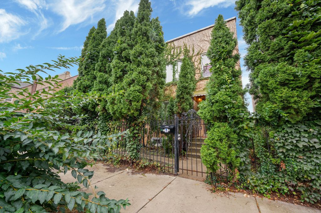 1719 W 33rd Place, Chicago, IL 60609