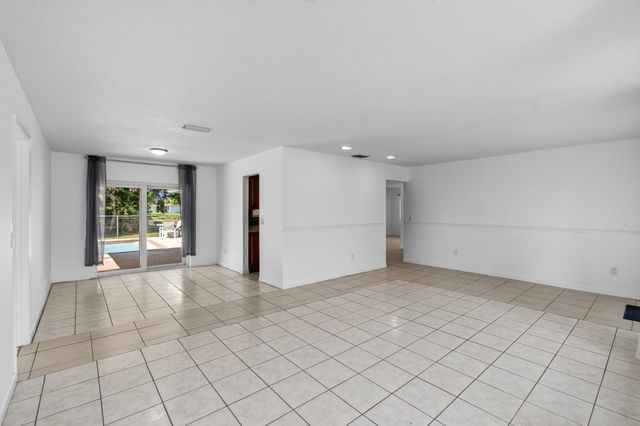 4760 BISON Street, Boca Raton, FL 33428