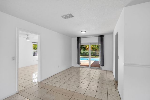 4760 BISON Street, Boca Raton, FL 33428