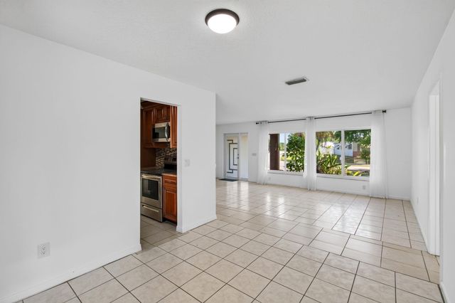 4760 BISON Street, Boca Raton, FL 33428