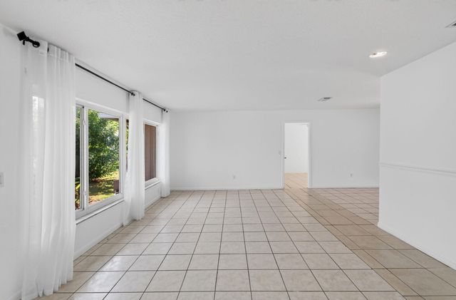 4760 BISON Street, Boca Raton, FL 33428