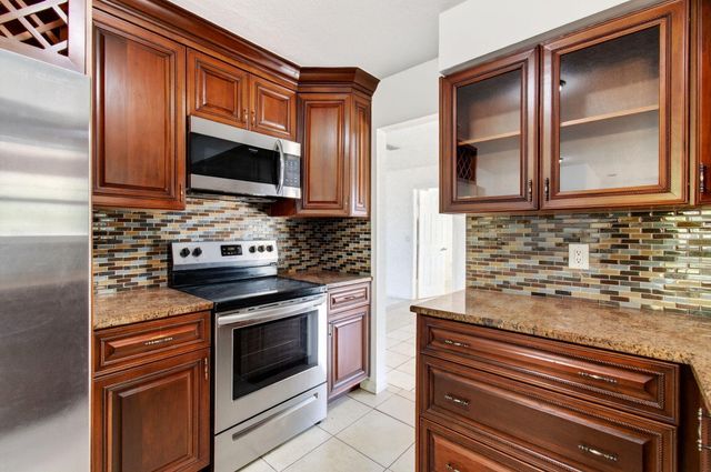 4760 BISON Street, Boca Raton, FL 33428
