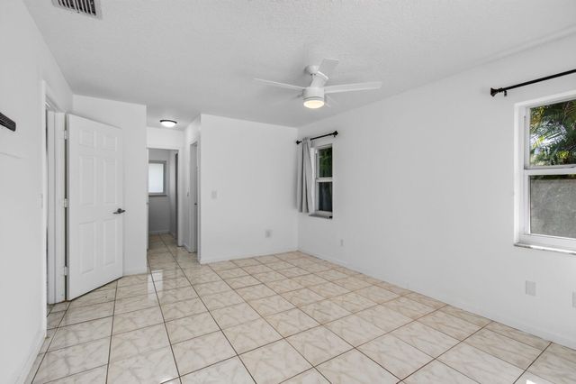 4760 BISON Street, Boca Raton, FL 33428