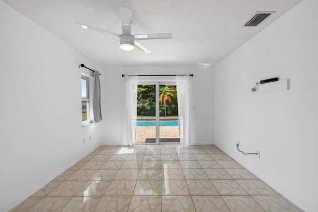 4760 BISON Street, Boca Raton, FL 33428