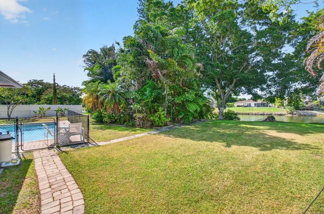 4760 BISON Street, Boca Raton, FL 33428