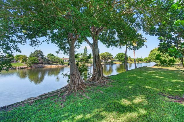 4760 BISON Street, Boca Raton, FL 33428