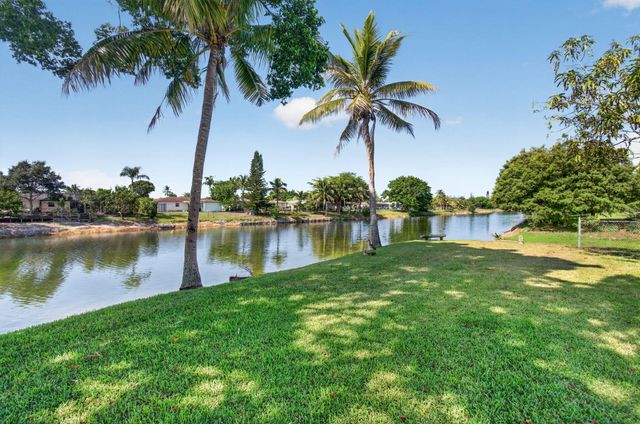 4760 BISON Street, Boca Raton, FL 33428