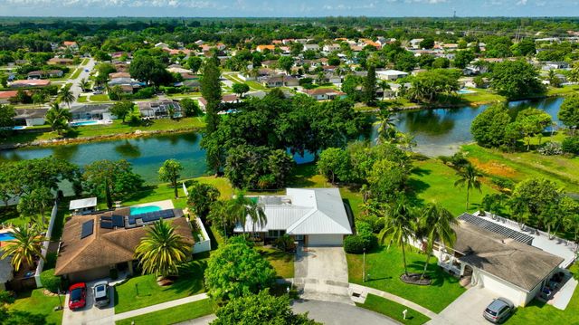 4760 BISON Street, Boca Raton, FL 33428