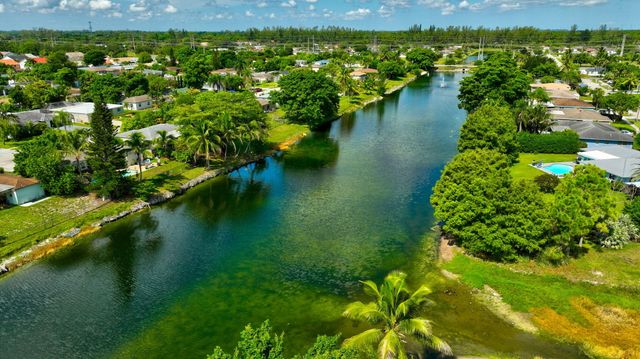 4760 BISON Street, Boca Raton, FL 33428