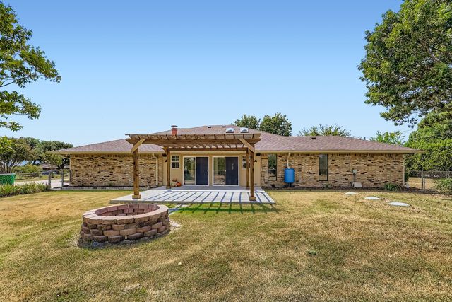 205 Rock Springs Court, Waxahachie, TX 75165