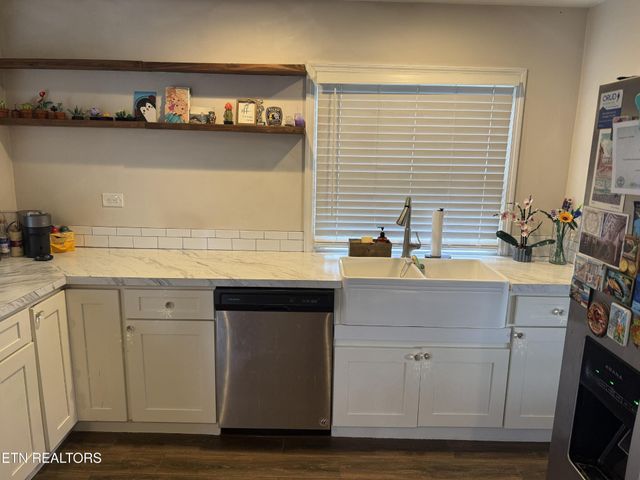 618 Pennsylvania Ave, Oak Ridge, TN 37830