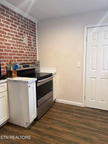 618 Pennsylvania Ave, Oak Ridge, TN 37830