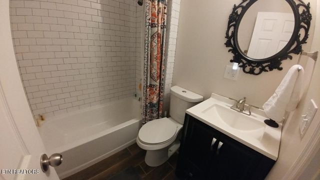 618 Pennsylvania Ave, Oak Ridge, TN 37830