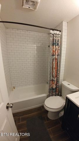 618 Pennsylvania Ave, Oak Ridge, TN 37830