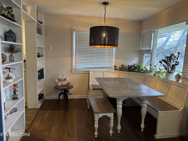 618 Pennsylvania Ave, Oak Ridge, TN 37830