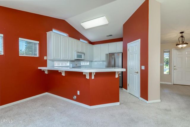 9817 Cinderella Avenue, Bakersfield, CA 93311
