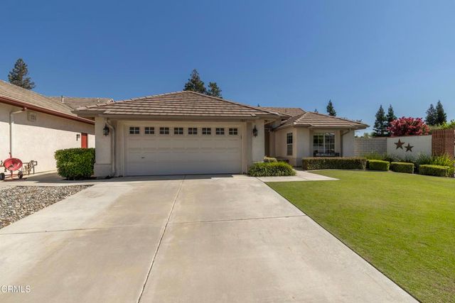 9817 Cinderella Avenue, Bakersfield, CA 93311