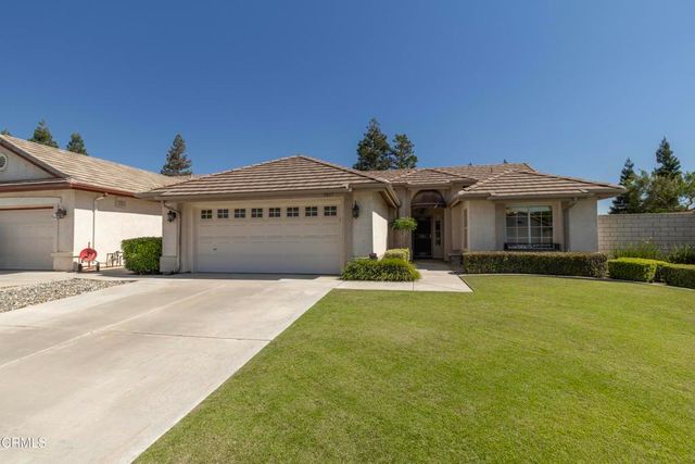 9817 Cinderella Avenue, Bakersfield, CA 93311