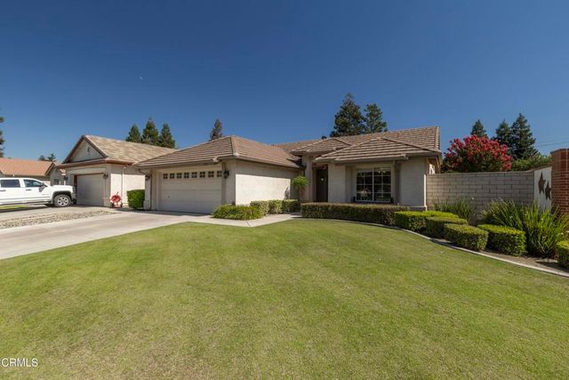 9817 Cinderella Avenue, Bakersfield, CA 93311