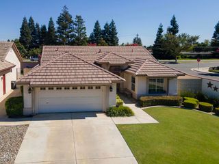 9817 Cinderella Avenue, Bakersfield, CA 93311